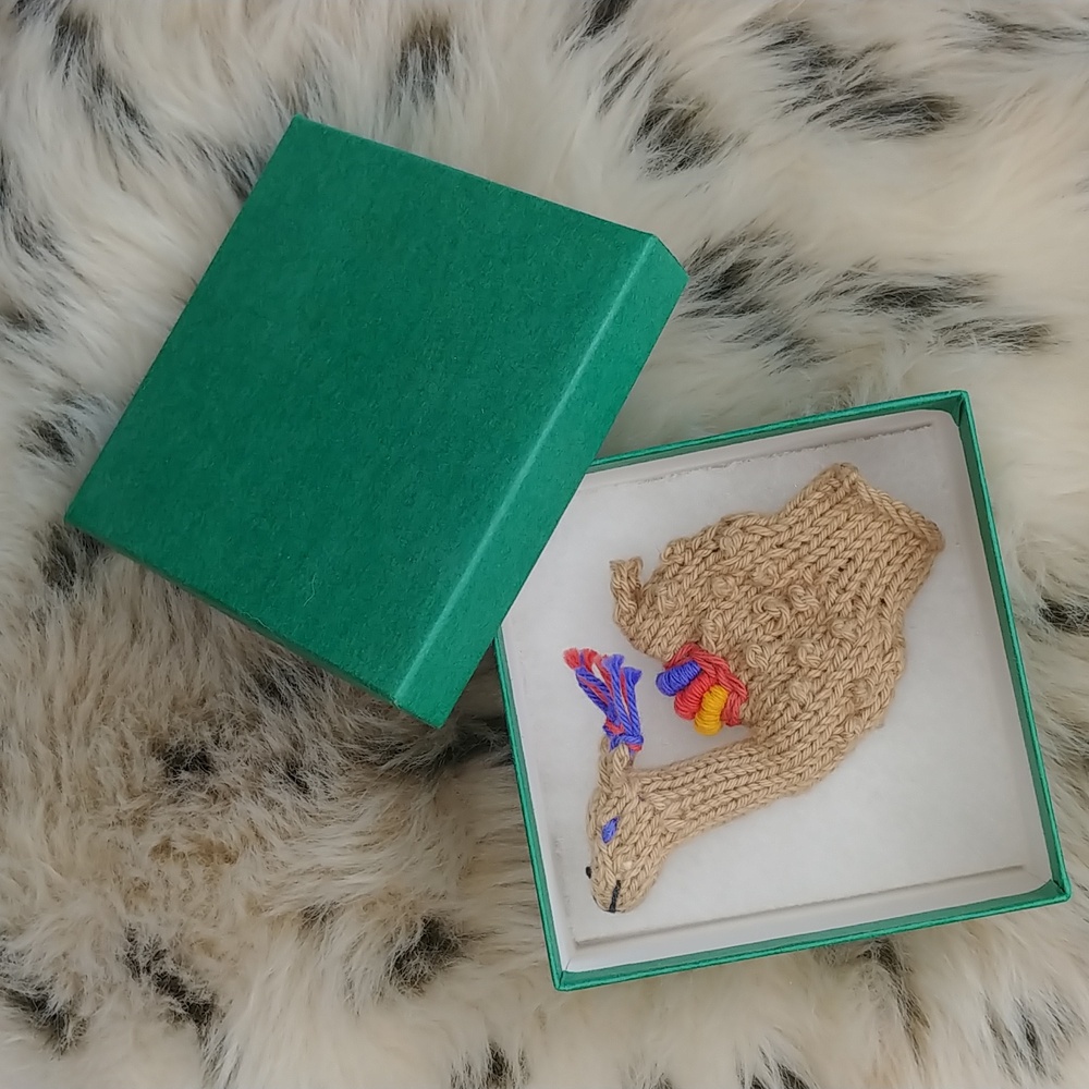 HANDMADE Camelidae Finger Puppet - Picture 3 of 5